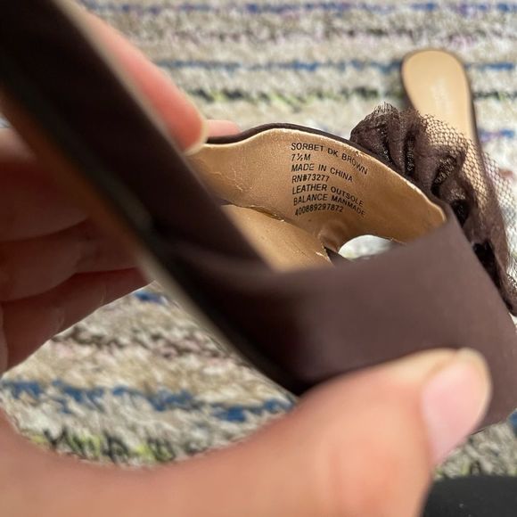 Simply Vera wang brown open toe mules - Picture 5 of 5